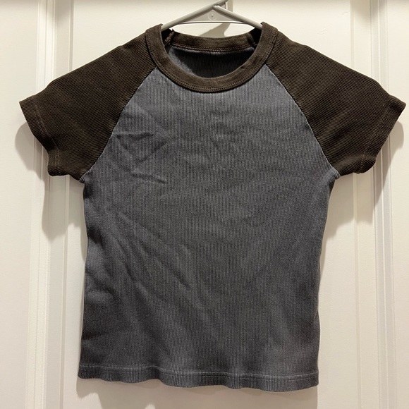 Brandy Melville Brown and Gray Short Sleeve Baby Tee - Picture 1 of 3